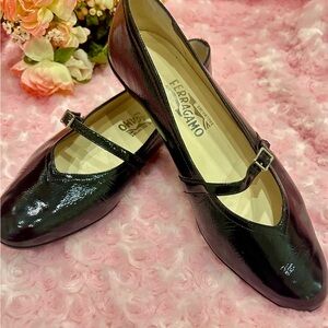 Vintage Salavatore Fregamo Women’s Audrey Hepburn Pattern Ballet shoes.